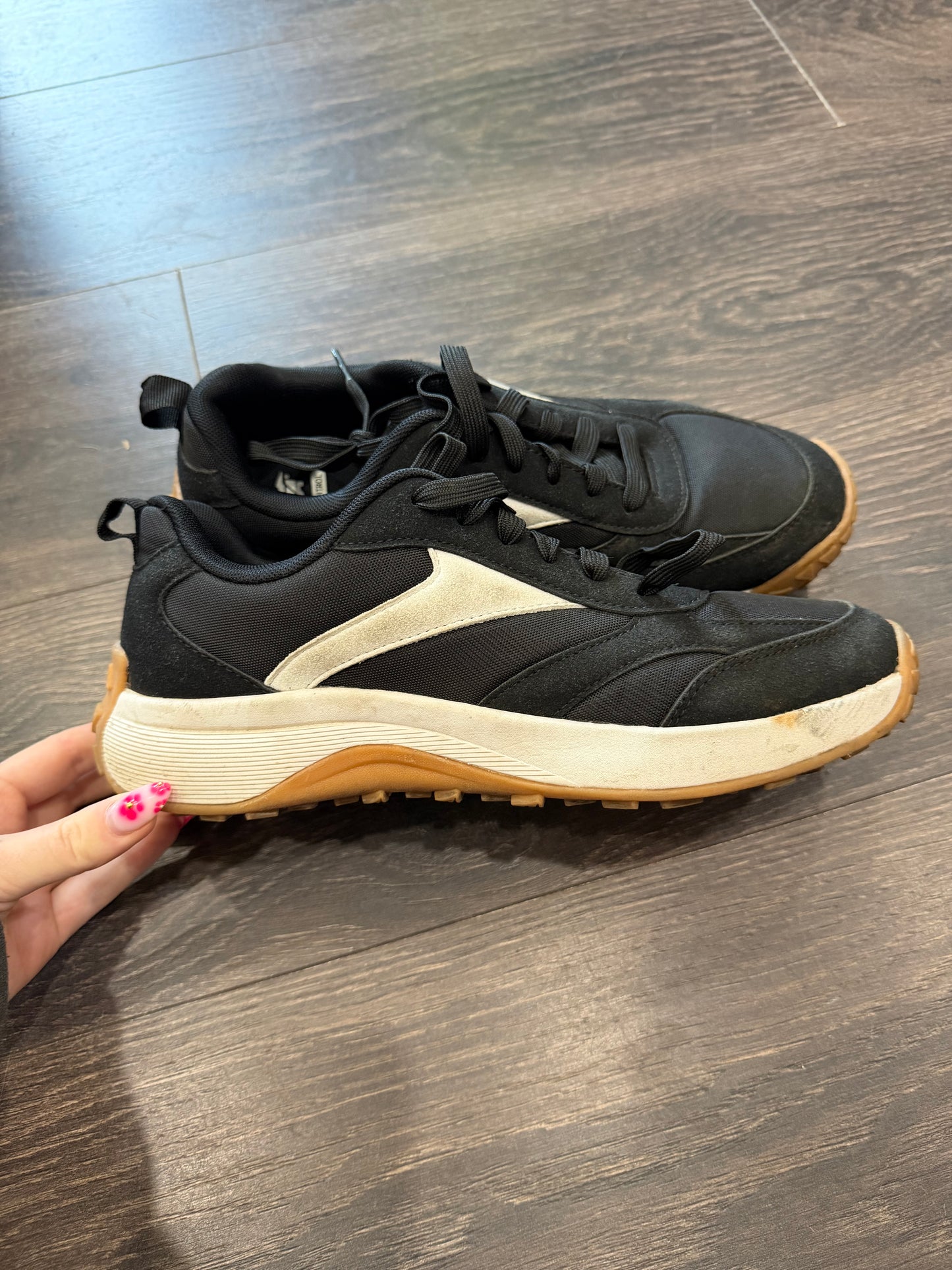 Avia size 10