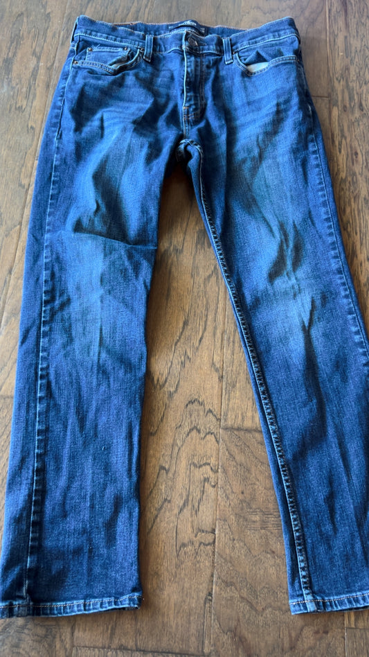 Hollister slim straight size 32x30
