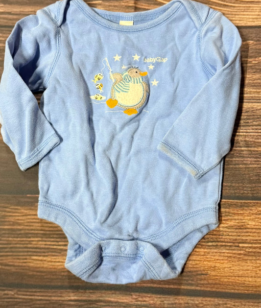 Gap 6-12m..small staining on cuff