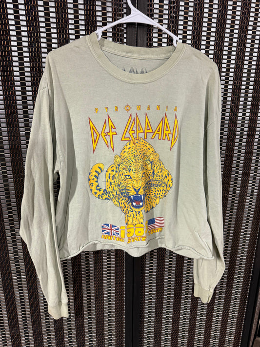 M/L..small staining on neckline