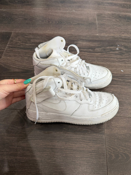 Nike Size 7Y