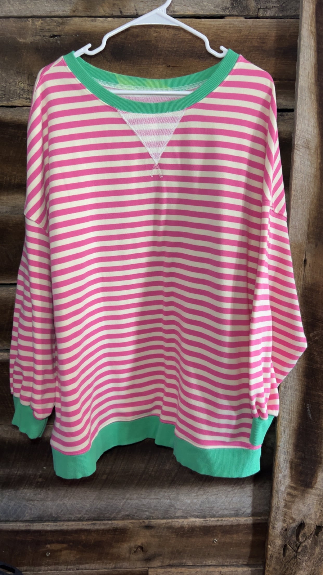 3XL.. has stain on neck as shown