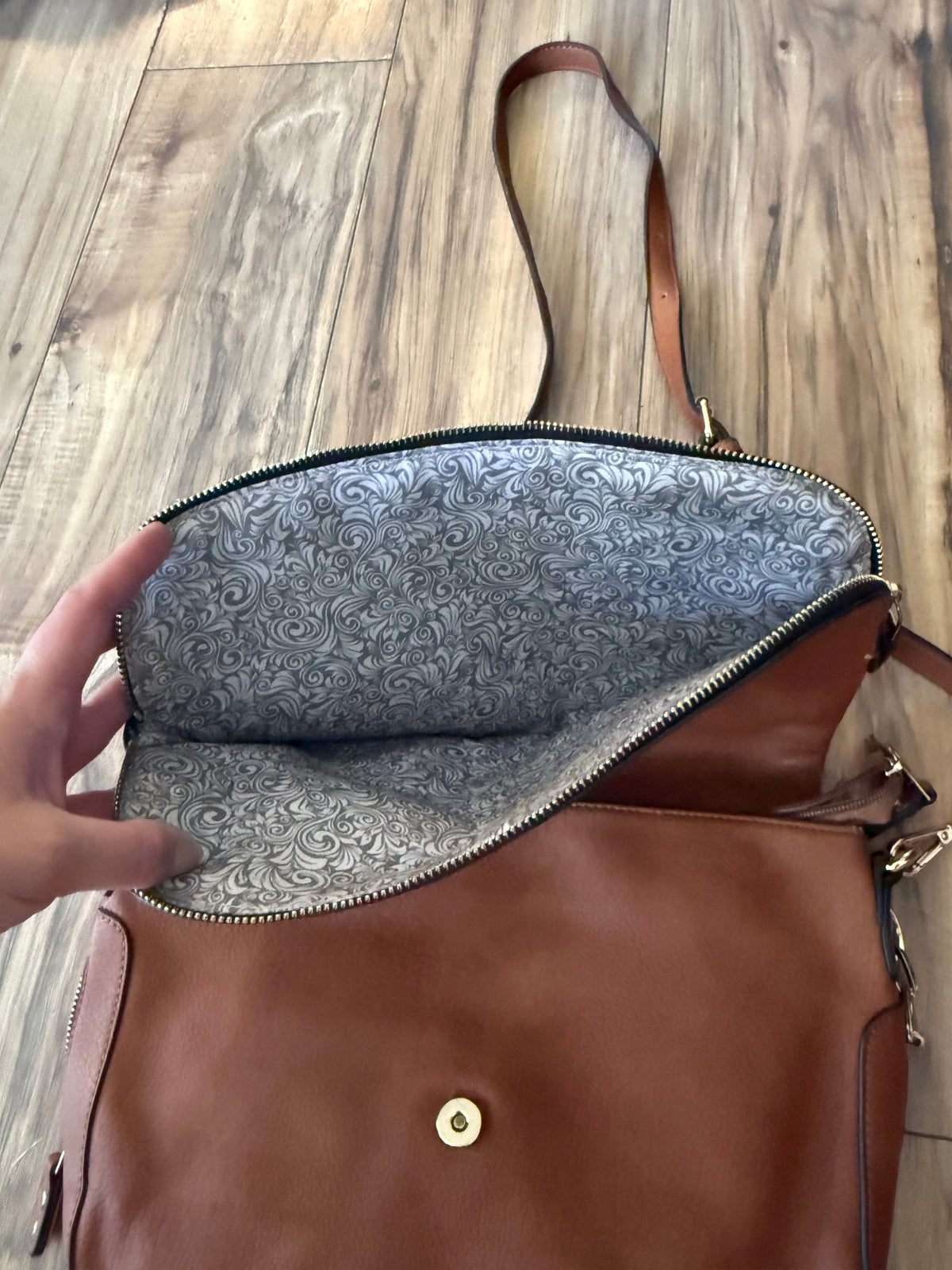 Urban Expressions crossbody