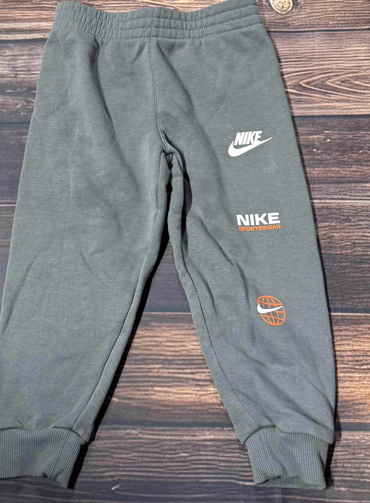Nike 4..has staining