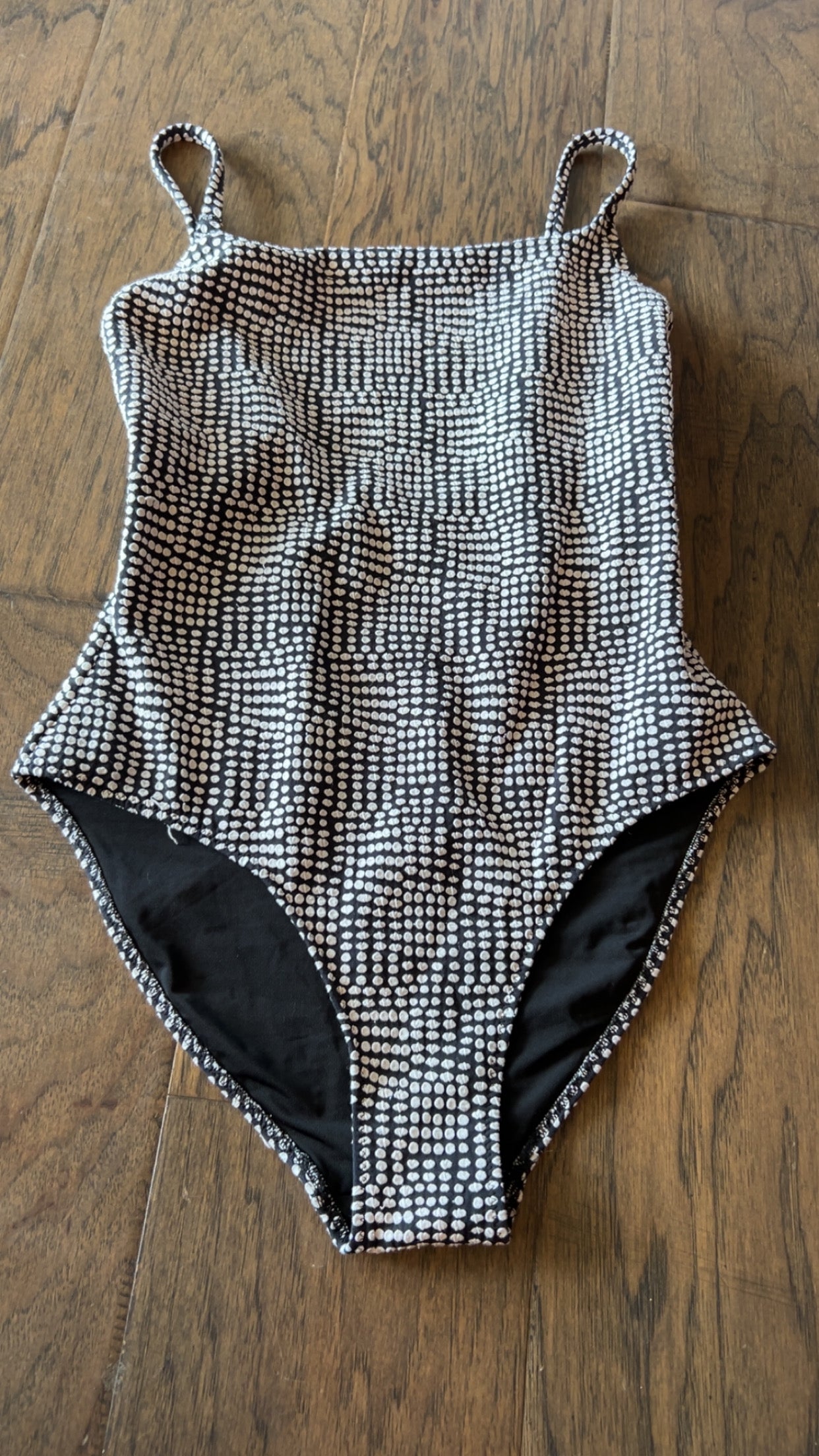 Aerie medium