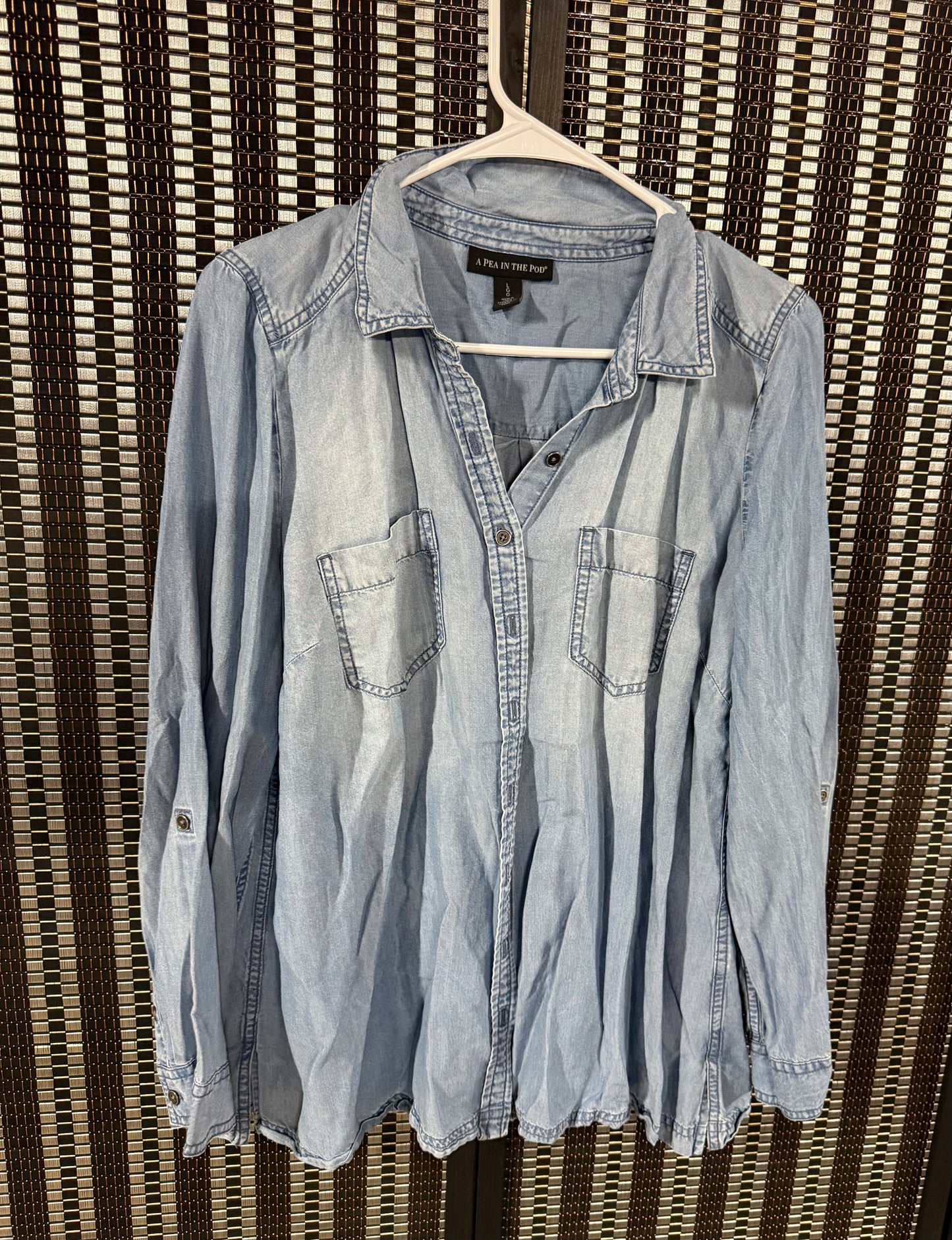 A pea in the pod large