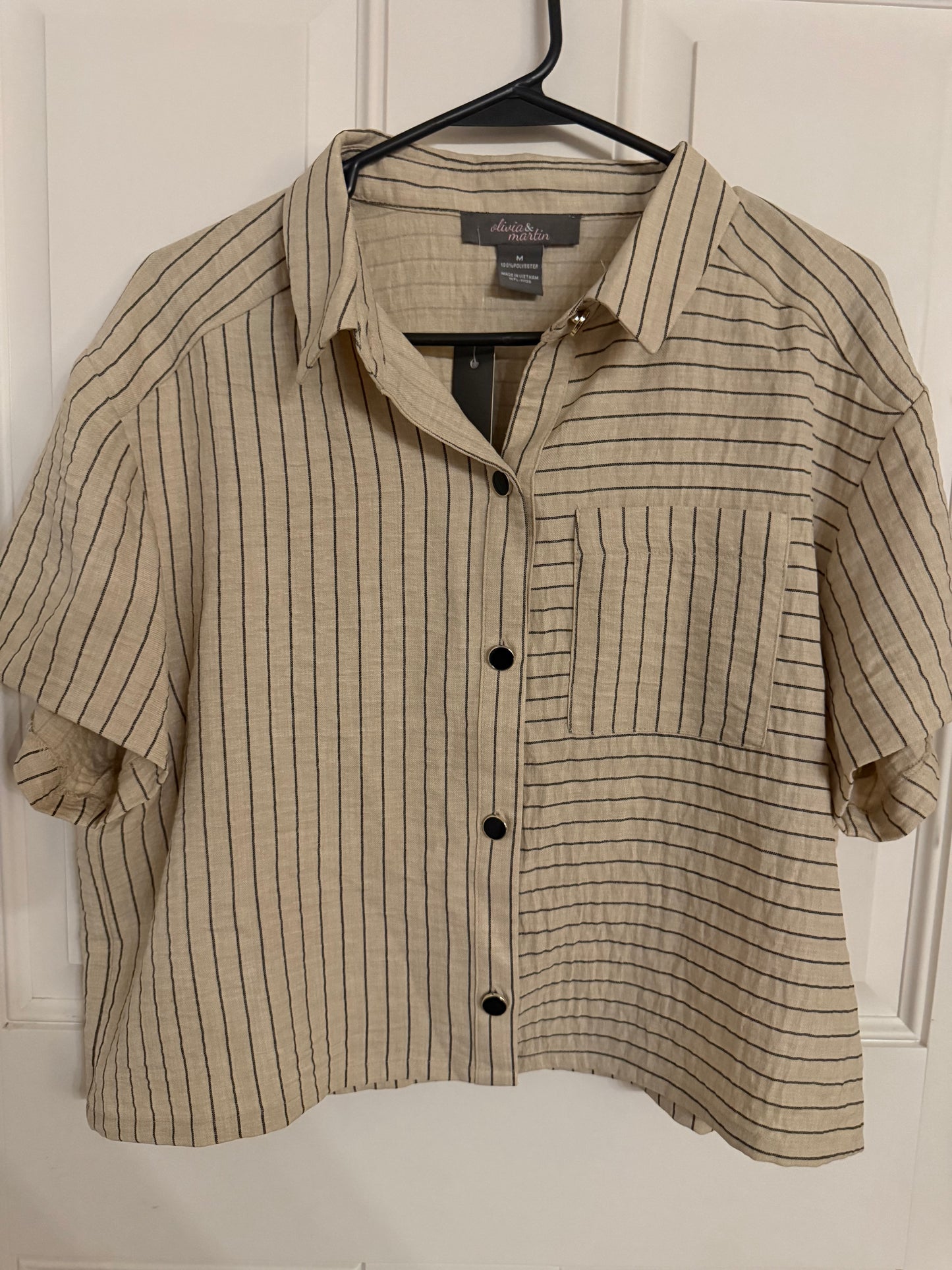 NWT Olivia & Martin medium