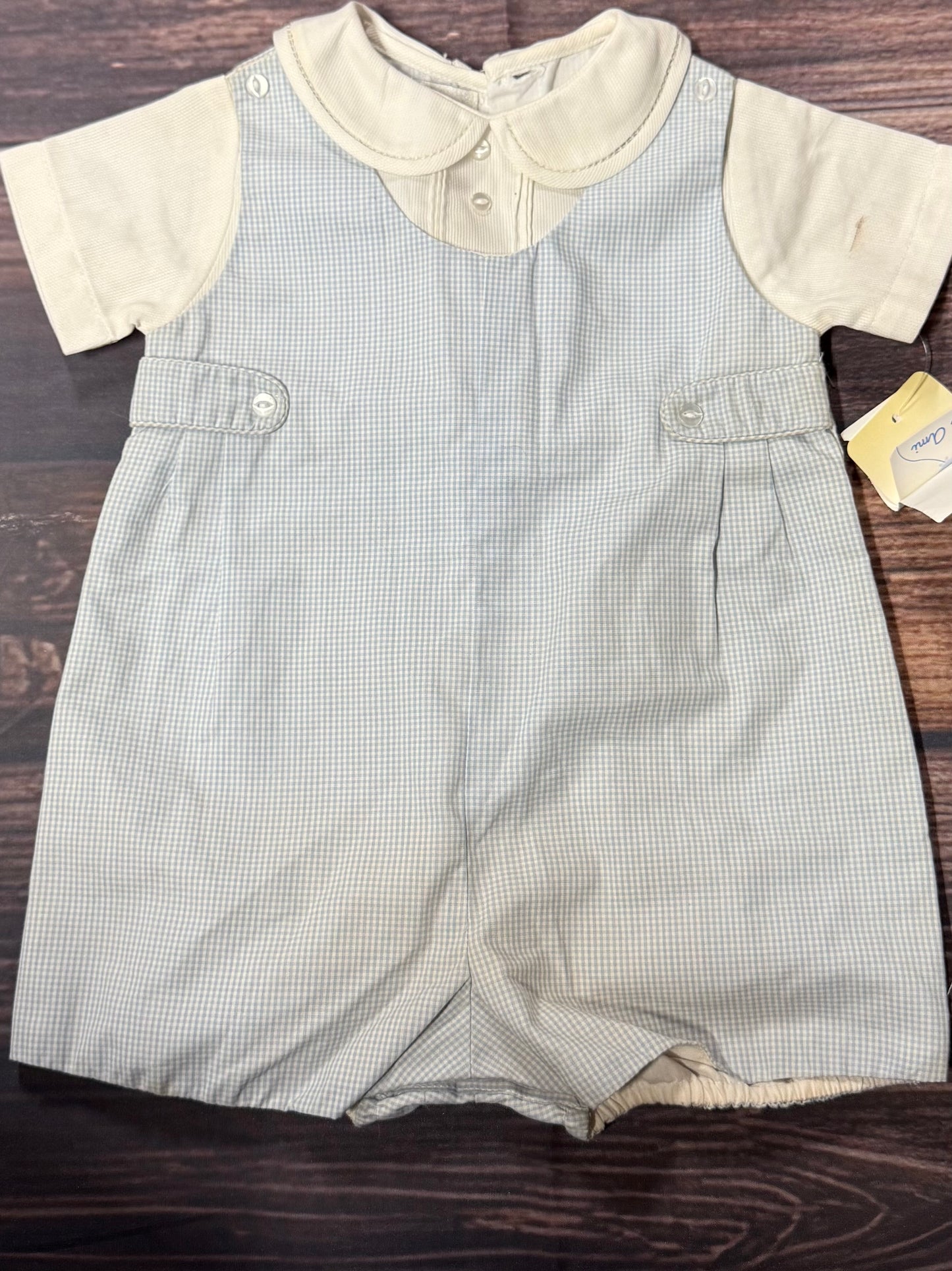 NWT Petit Ami 3m..has staining