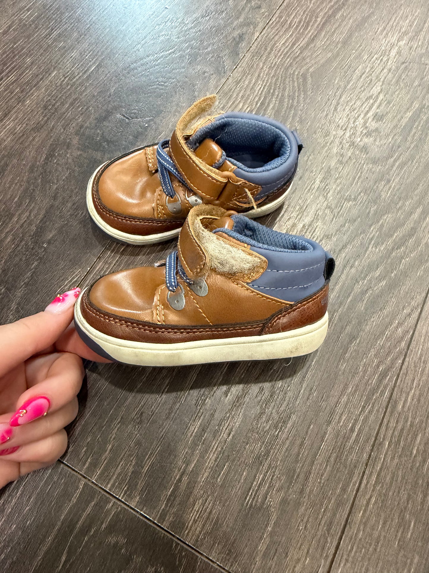 Stride Rite size 4