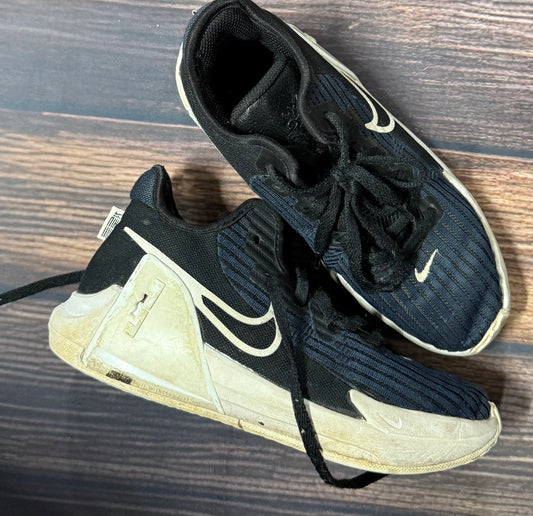 Nike 2.5Y