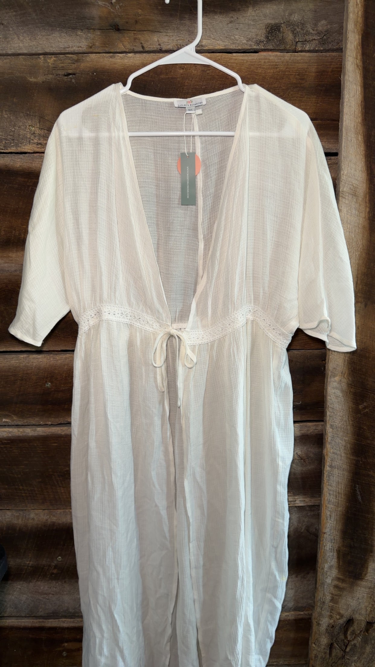 NWT Baileys Blossoms size M/L.. small hole and stains