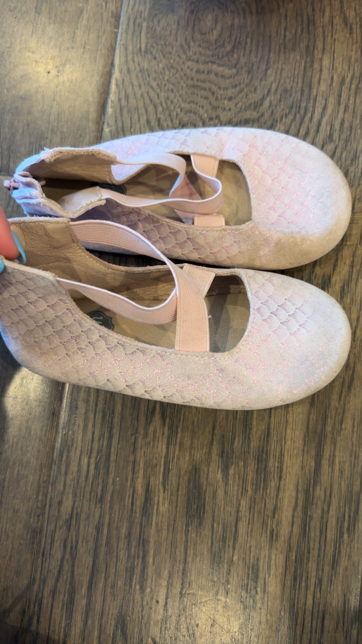 Your Tay size 10.. have wear