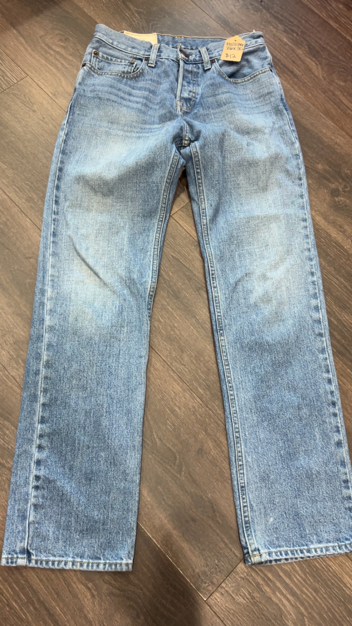 Hollister 26x30