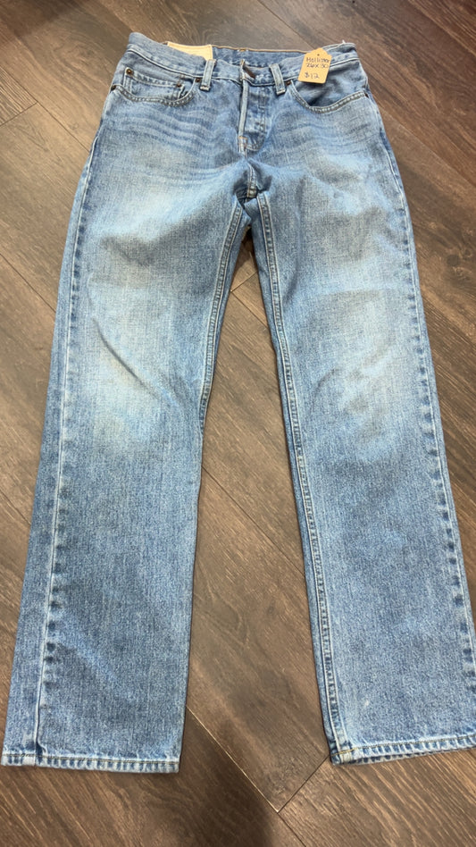 Hollister 26x30