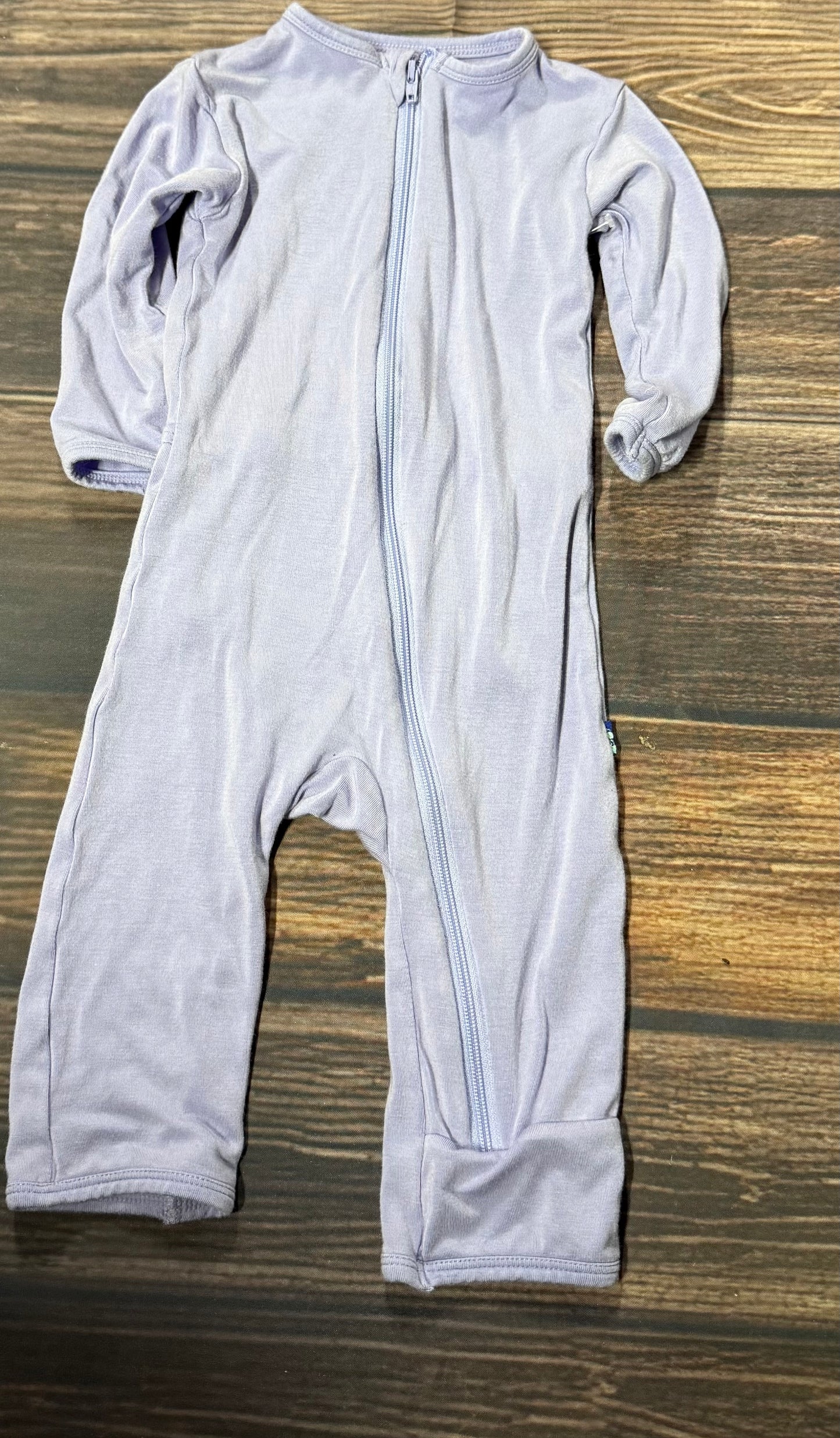 Kickee 0-3m..back in second pic