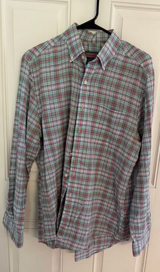 Vineyard vines medium