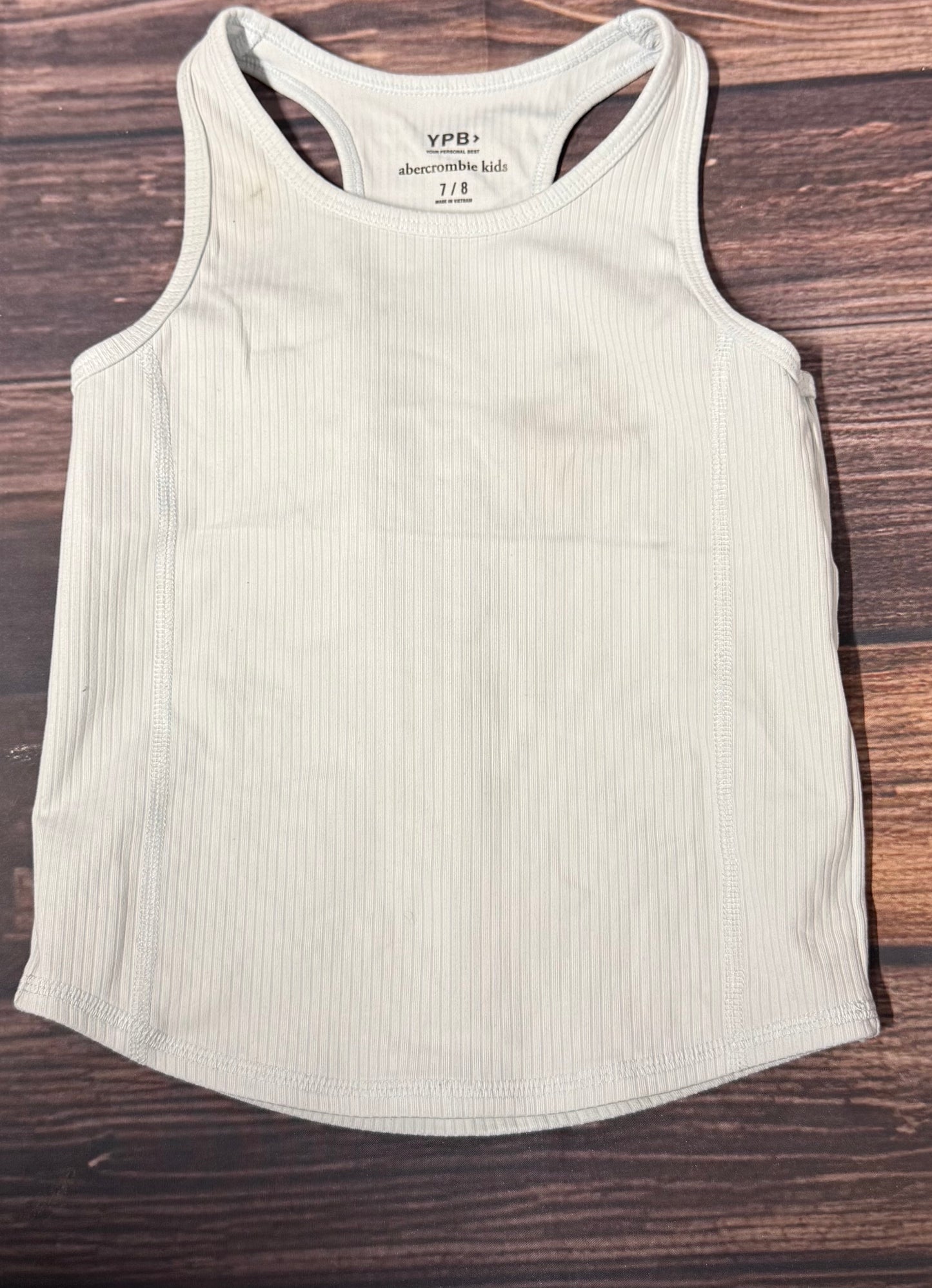 Abercrombie 7/8..has staining