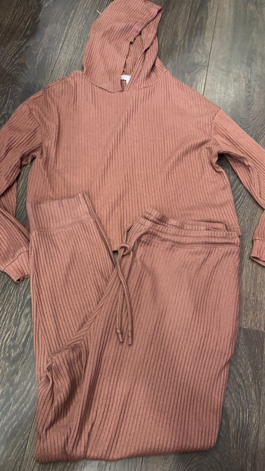 Colsie 2pc.. XS shirt (looks bigger) large bottoms