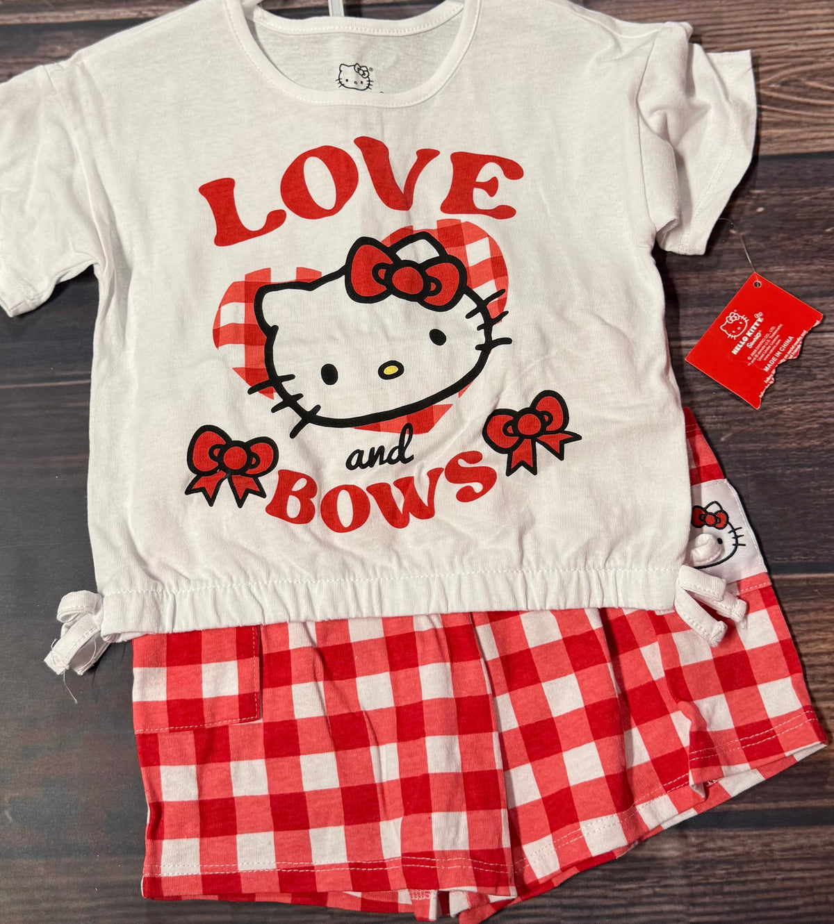 NWT hello kitty 4T