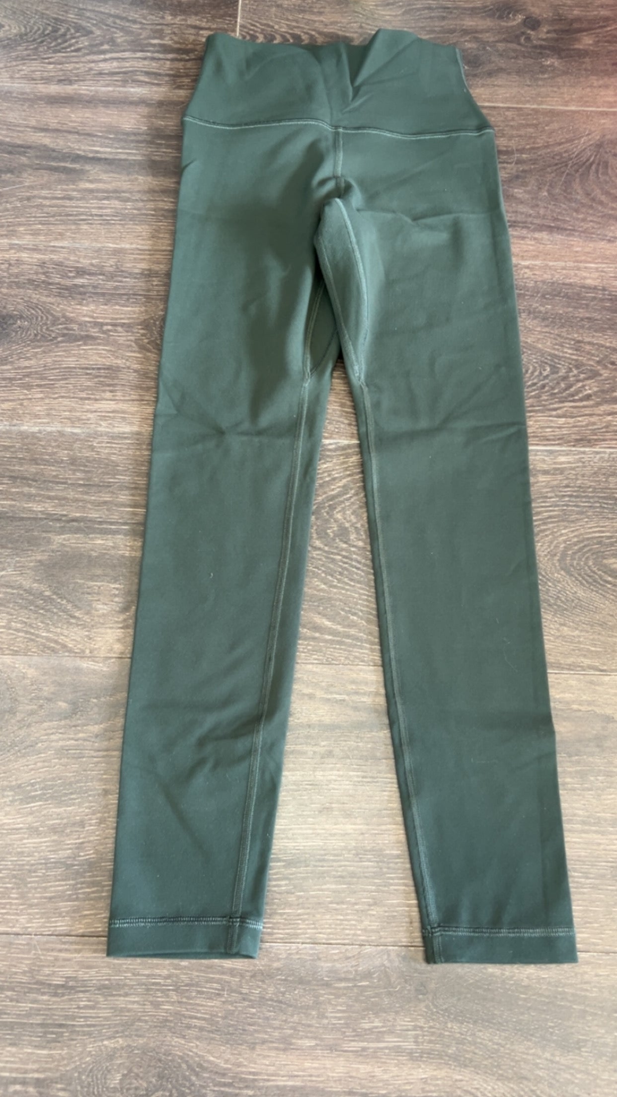 Goldnen by Aritzia size 2.. retail $78
