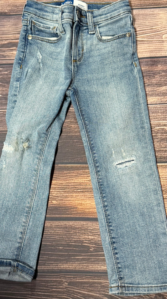 Old Navy 4T..small staining on knee