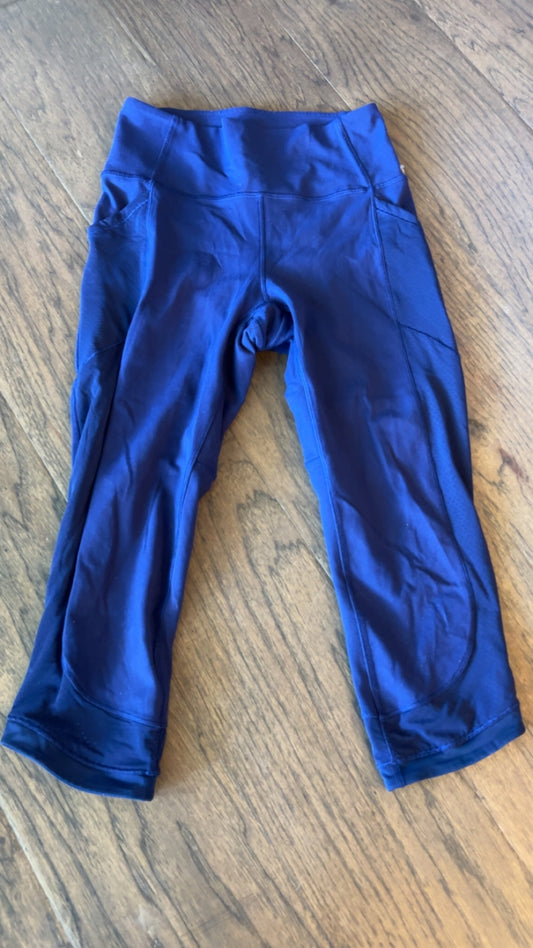 Lululemon size 6.. 23”