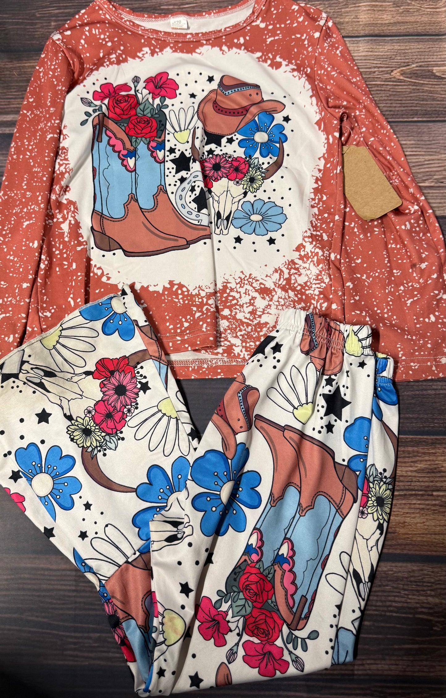 Size 5..staining on end of pant legs