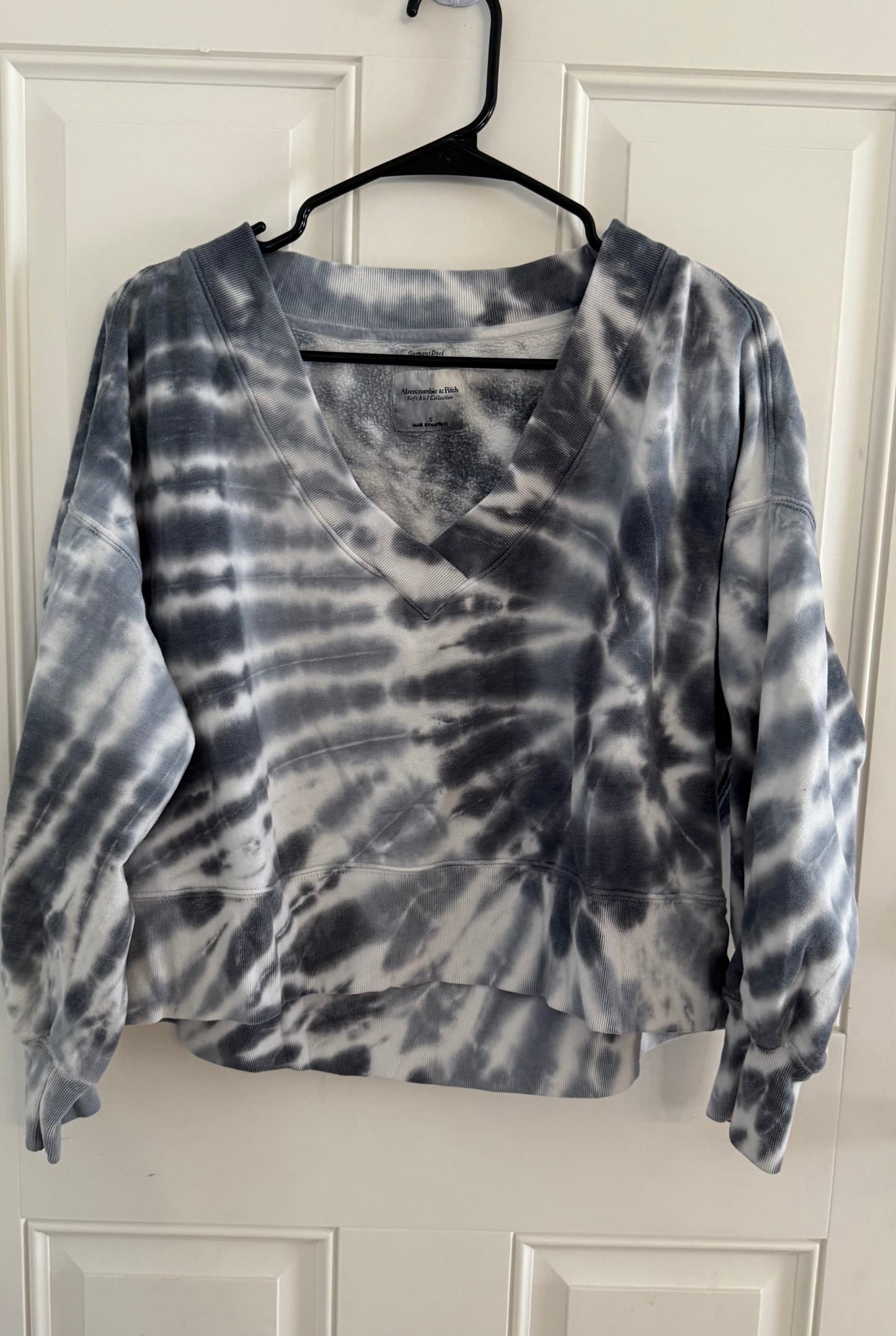 Abercrombie & Fitch small