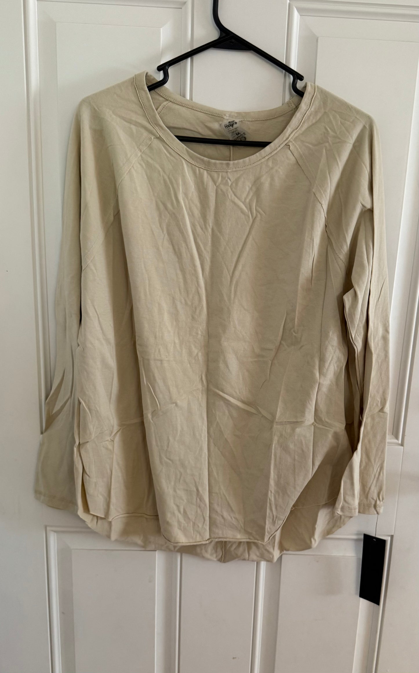NWT mono b medium