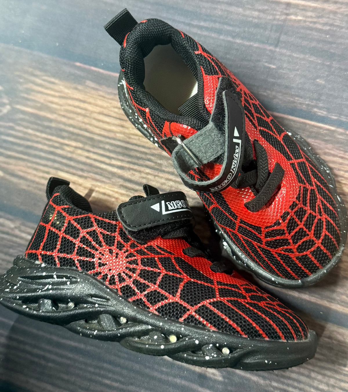 NWOT size 8.5..light up