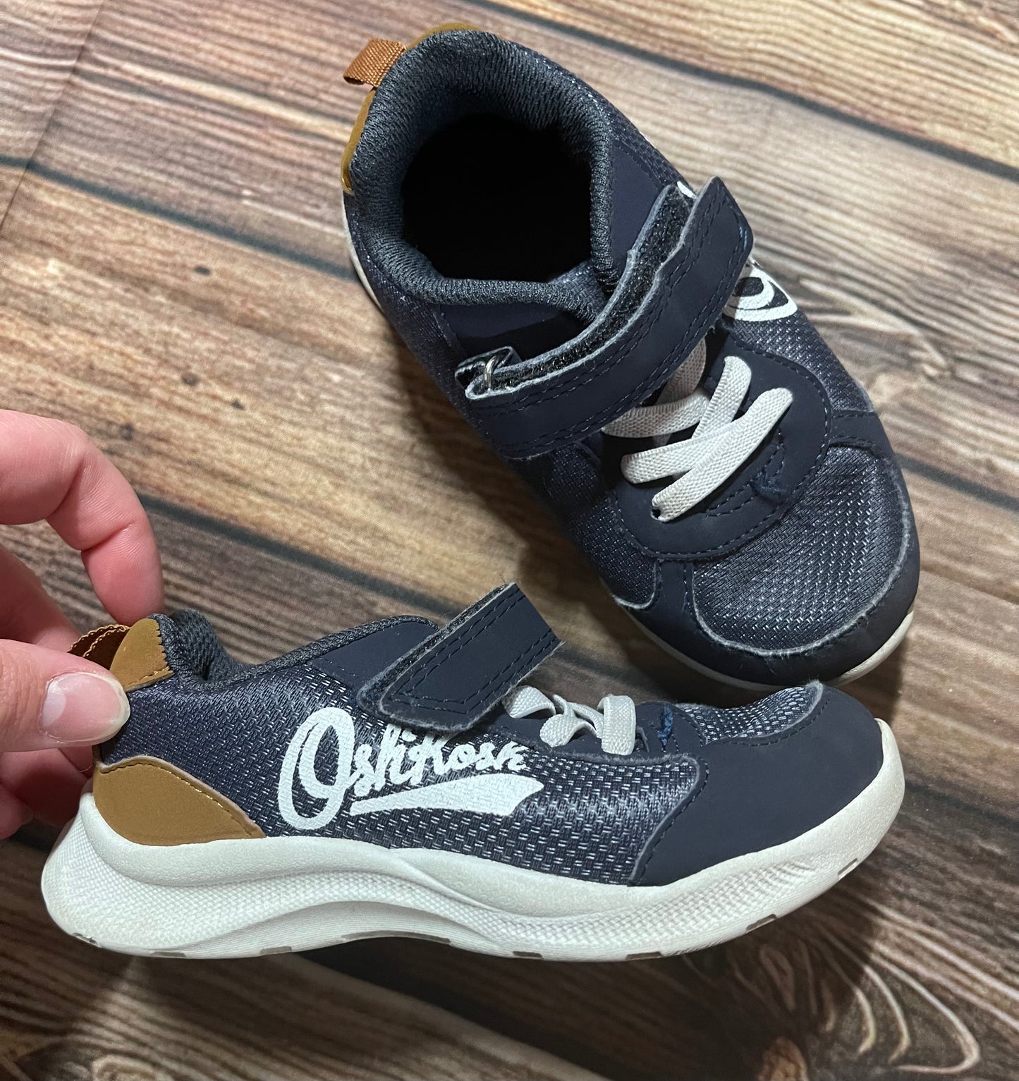 Oshkosh shoes 9