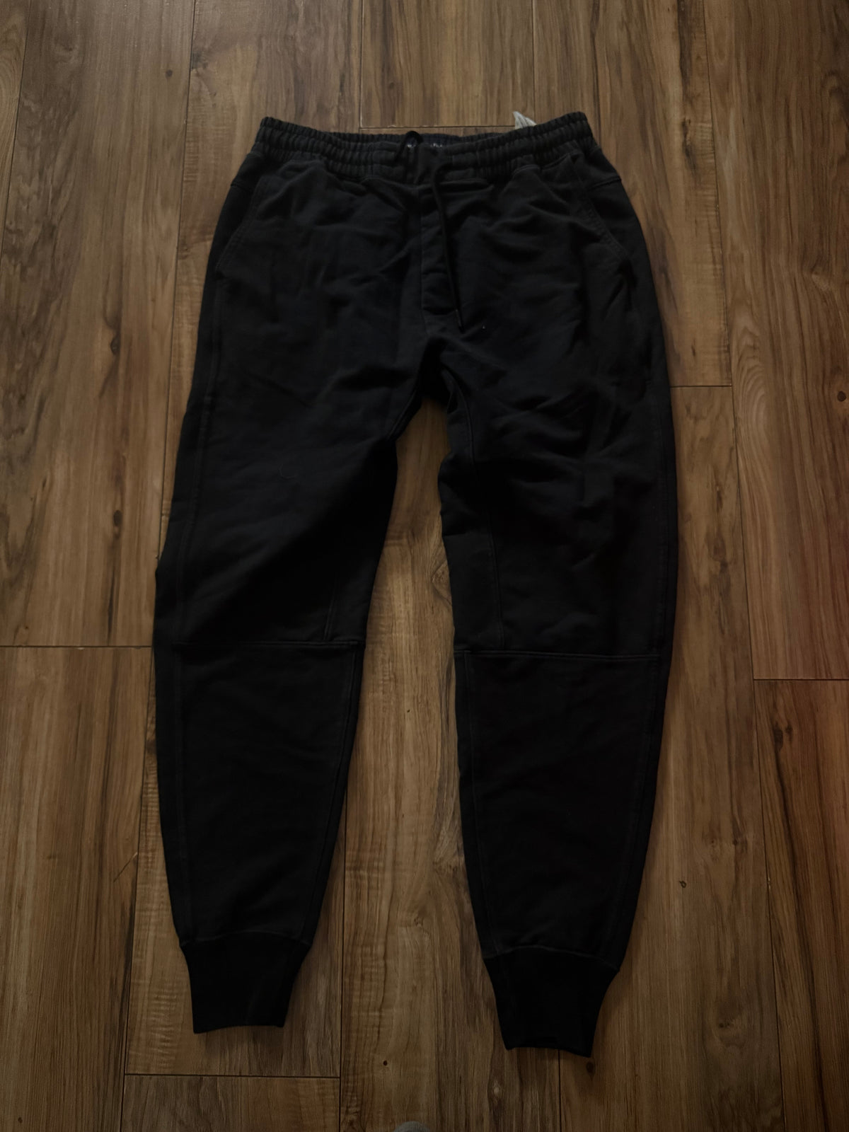 Abercrombie & Fitch small