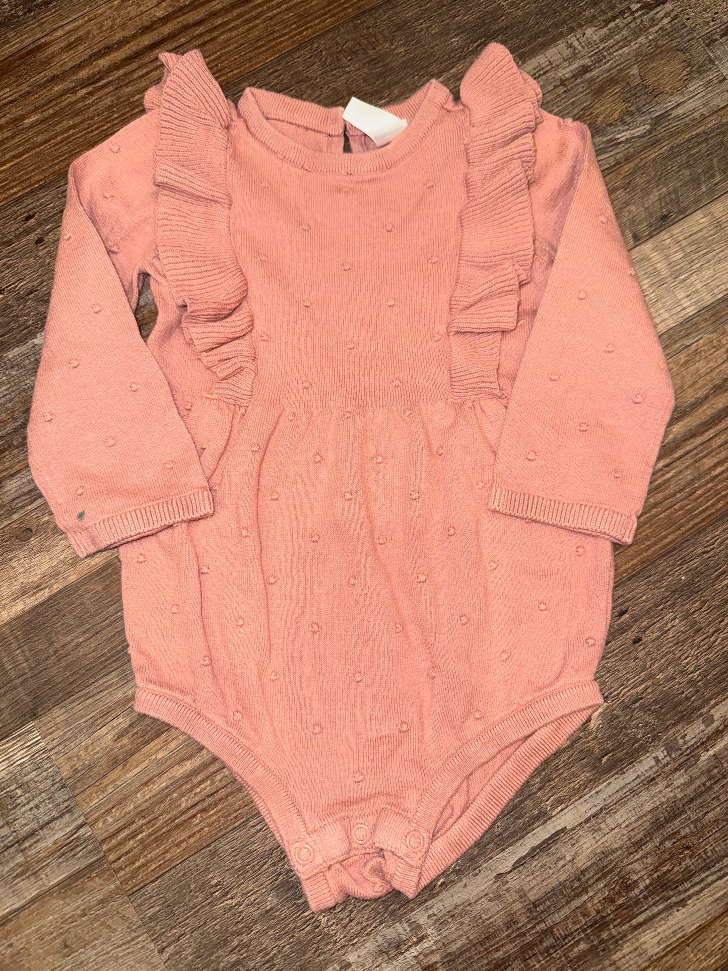 carters 18m *spot on sleeve