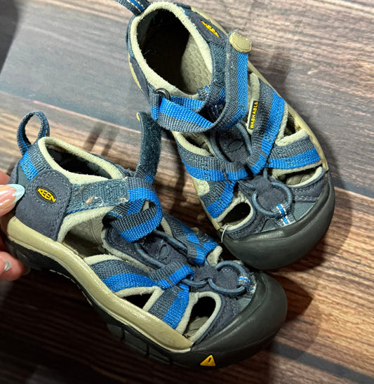 Keen size 9