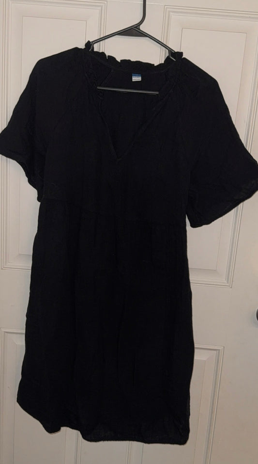 Old Navy xs maternity..has pockets