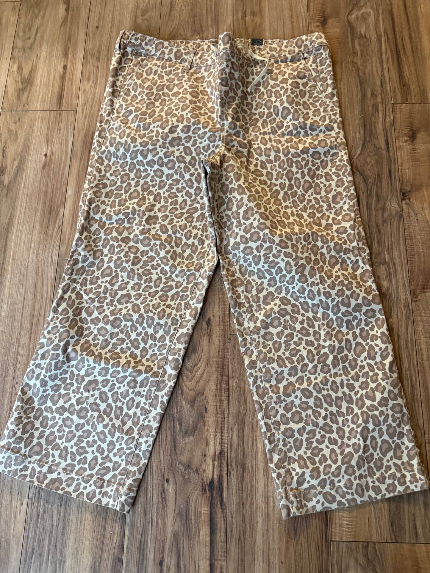 NWT Torrid 3R..retail $86