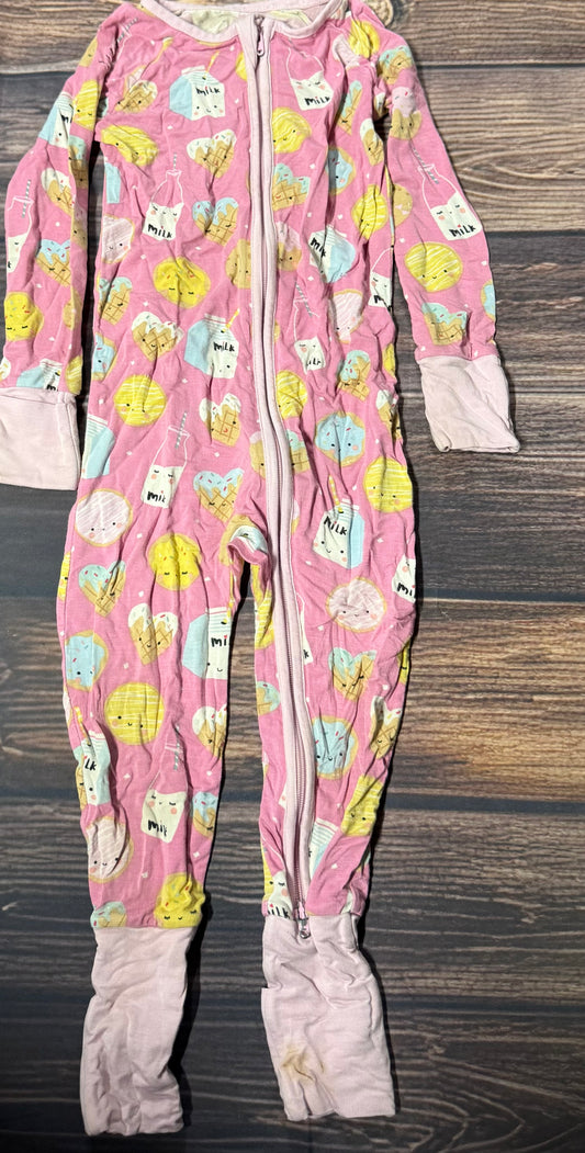 Little Sleepies 12-18m..has staining on foot