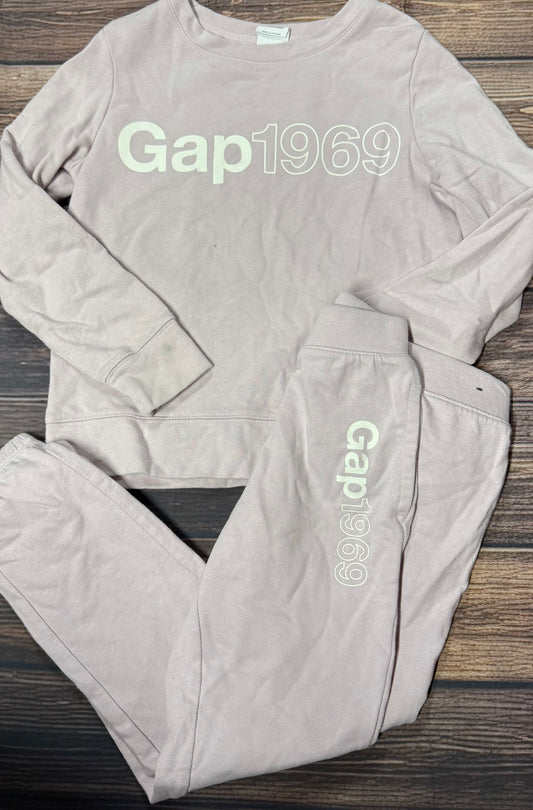 Gap 8..has some staining