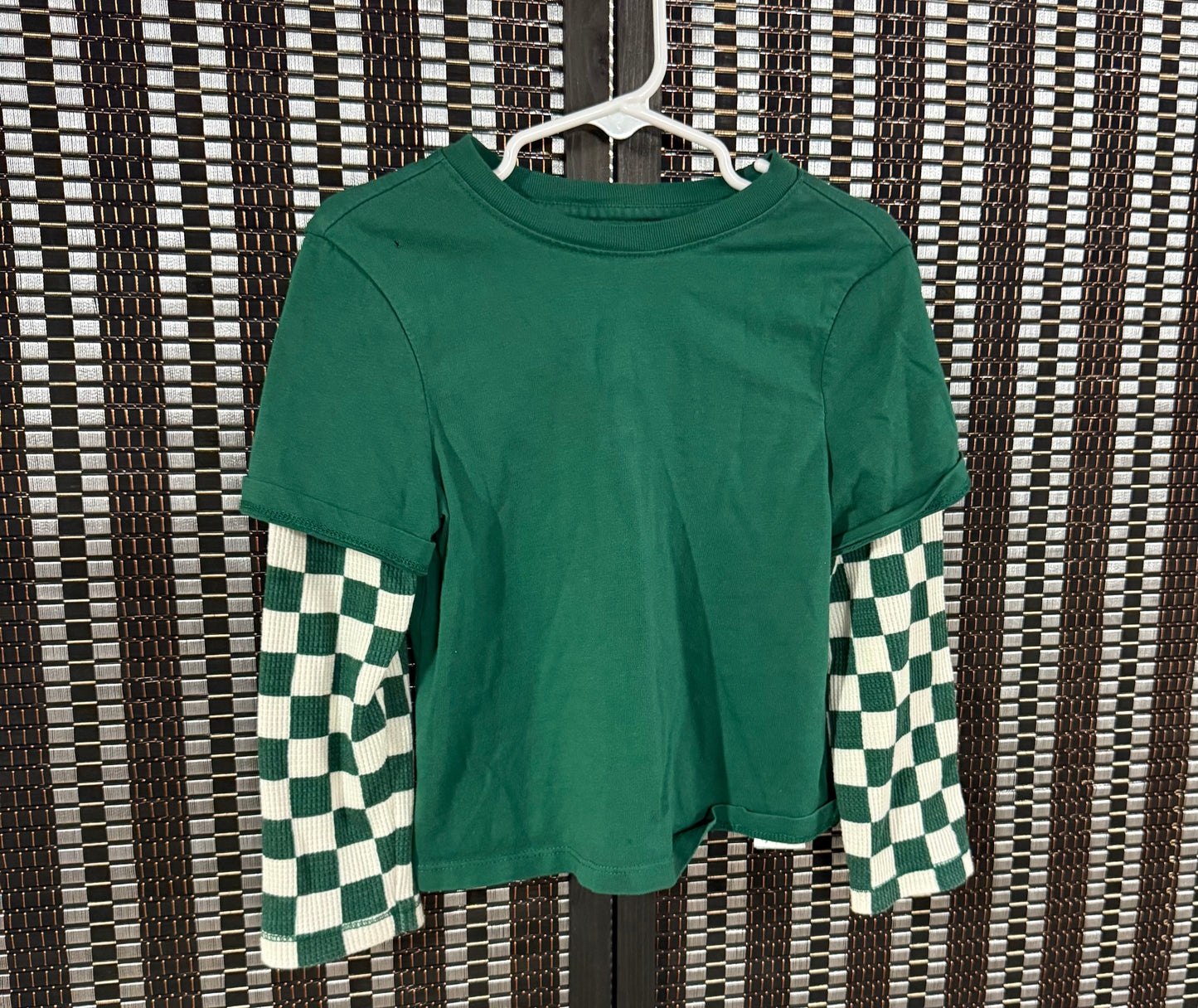 Old Navy 4T..tiny hole and water spots