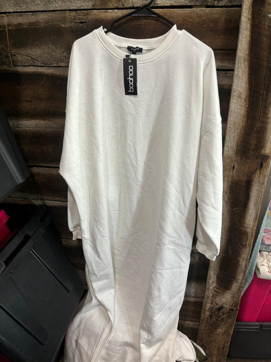 NWT BooHoo size 22