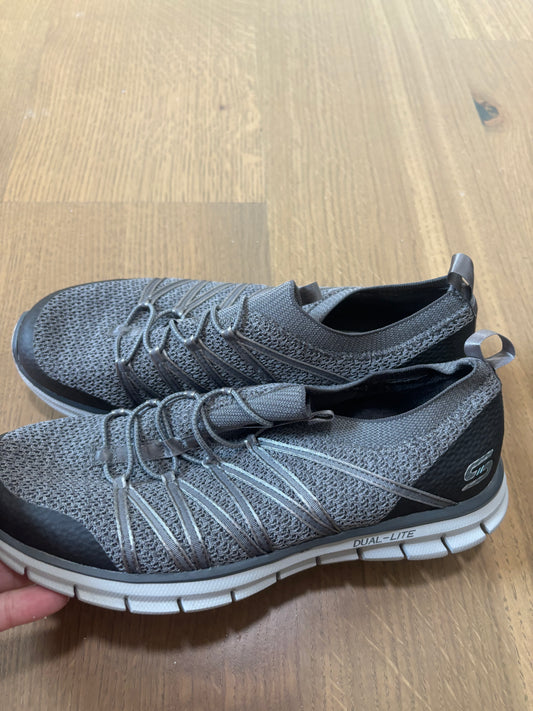 skechers 8