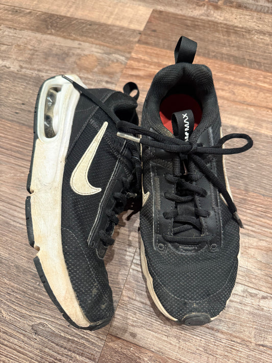 nike size 4y