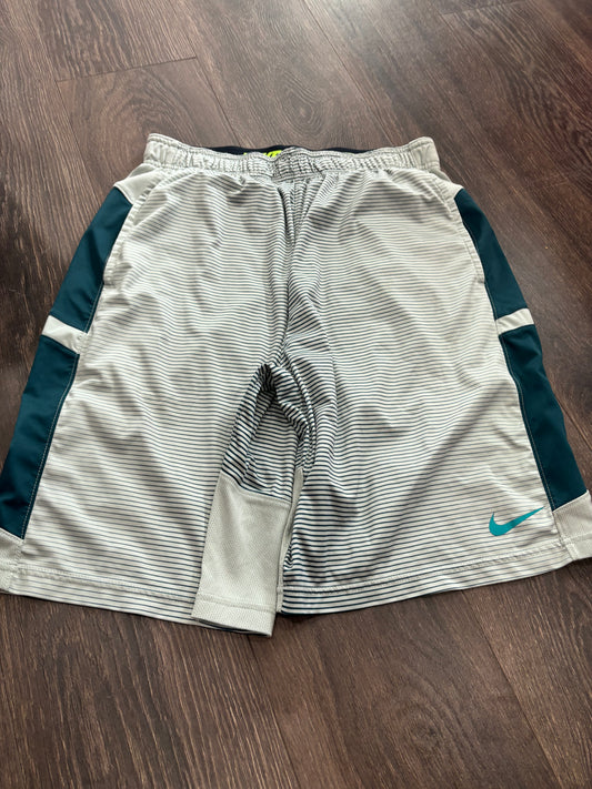 nike large