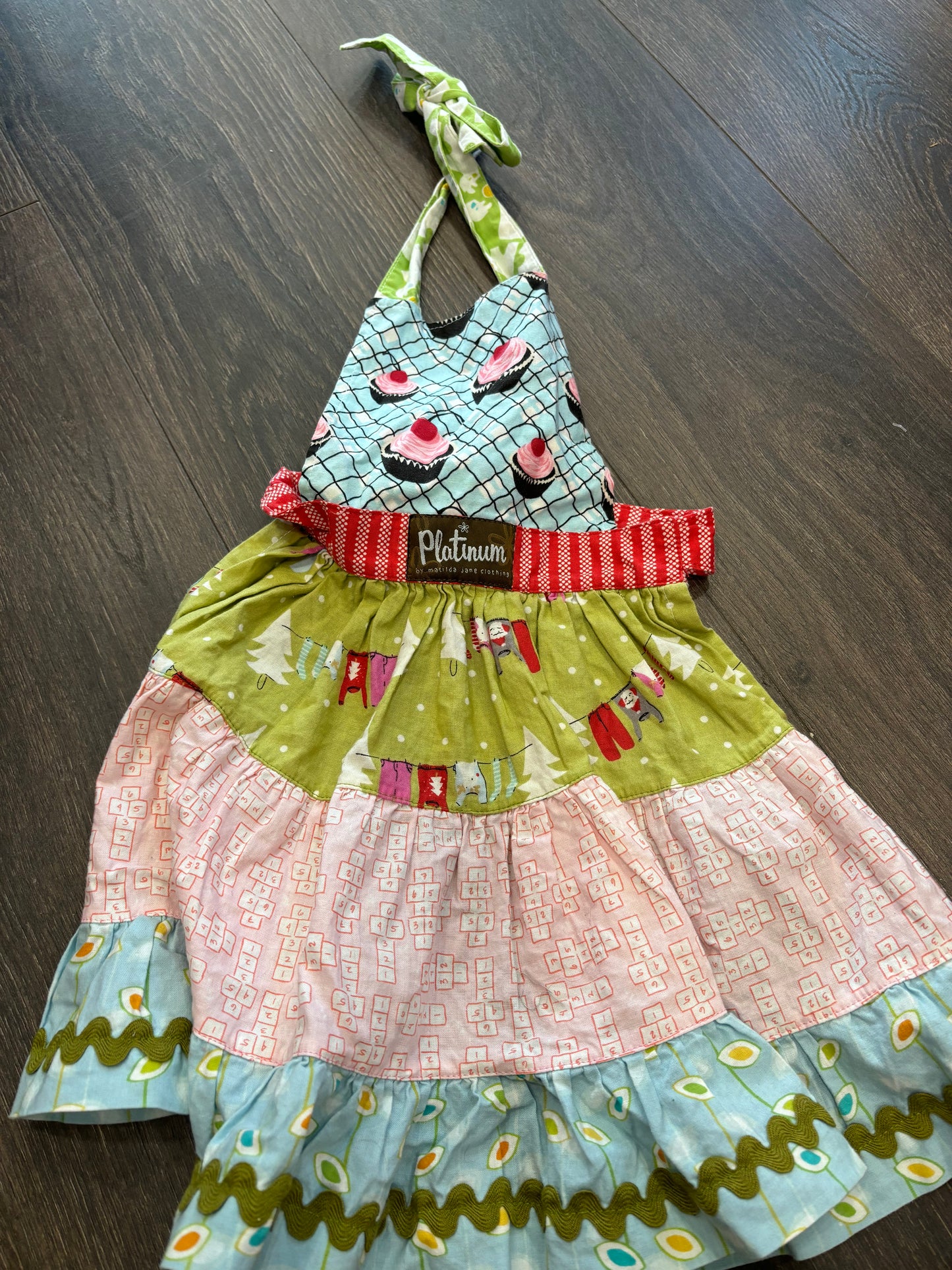 matilda jane apron 2-4T