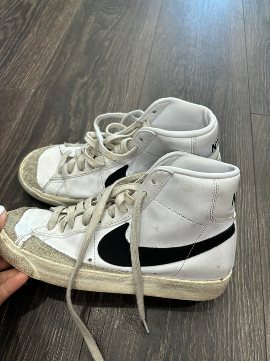 Nike 8