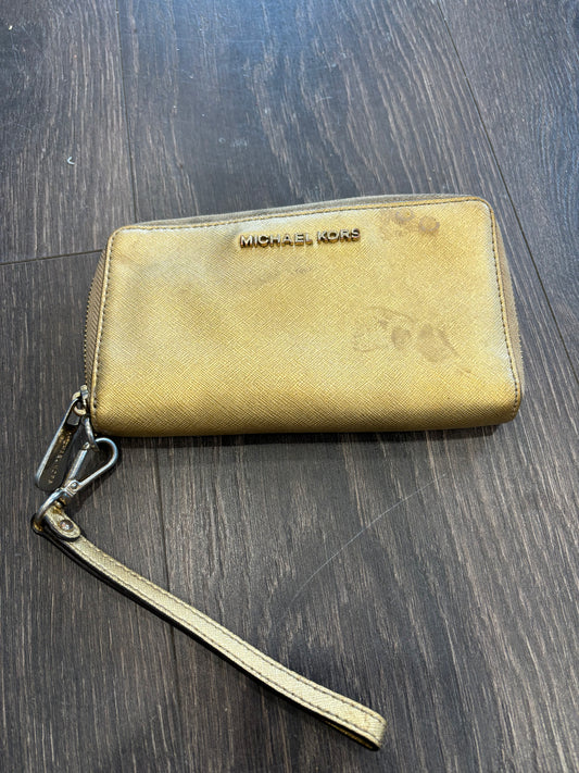 Michael kors wristlet