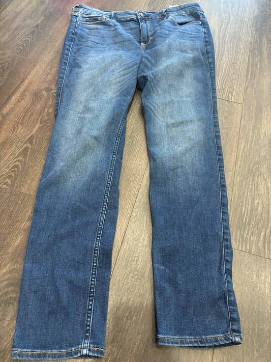 Hollister 13