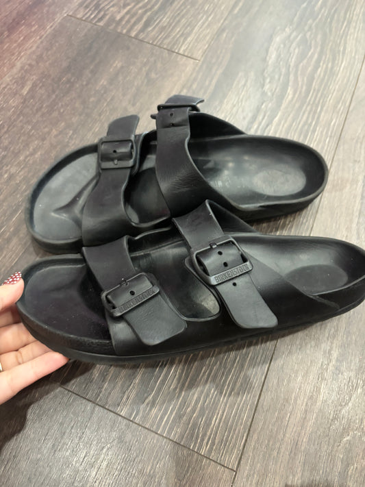 Birkenstock men’s 9 women’s 11