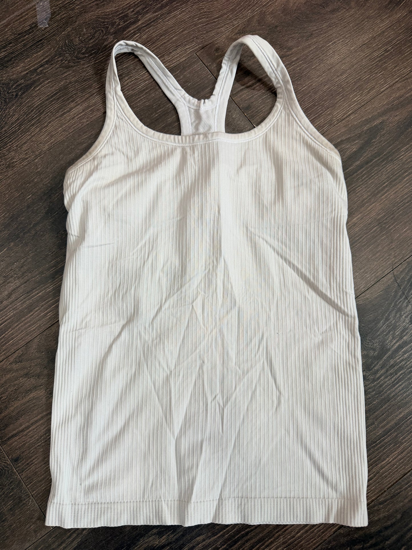 Lululemon 8, has armpit stains