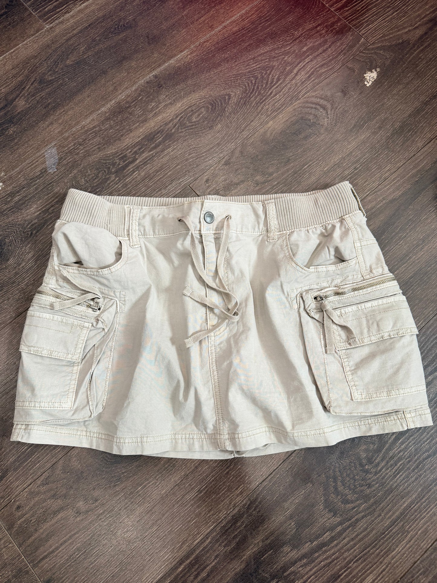 American Eagle stretch size 12, has shorts